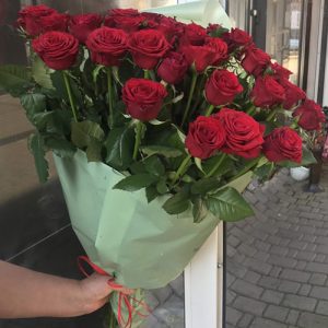 35 красных роз в Хмельницком фото