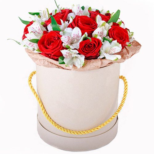 Капелюшна коробка "Привіт" червоні троянди, білі альстромерії