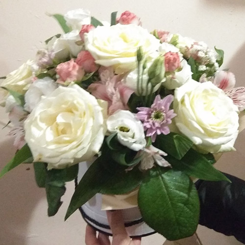 цветы и подарки на 8 Марта в категории Шляпные коробки | «Роза ХМ»