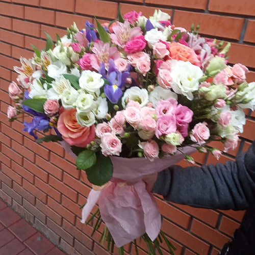 цветы и подарки на 8 Марта в категории VIP букеты | «Роза ХМ»